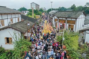 ?美媒：恩比德生涯打489场出现23次恶犯 追梦970场21次恶犯